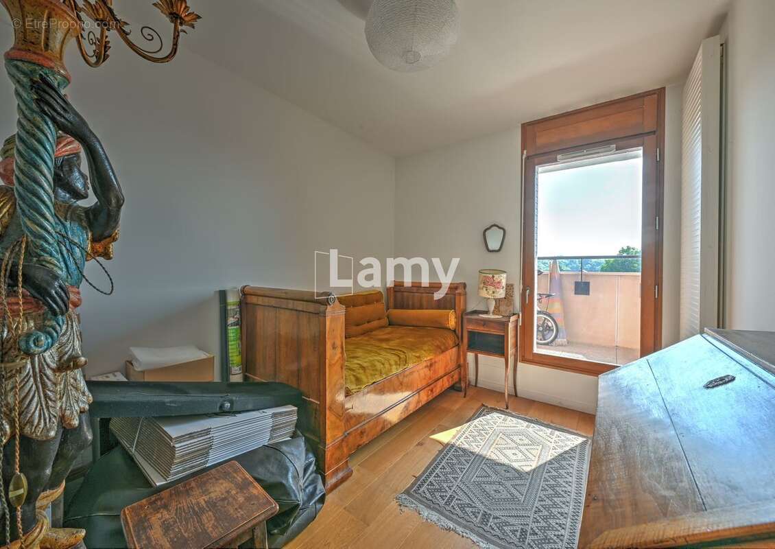 Appartement à LES MUREAUX