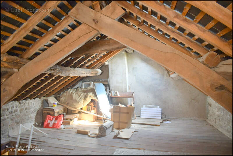 Maison à ROYERE-DE-VASSIVIERE