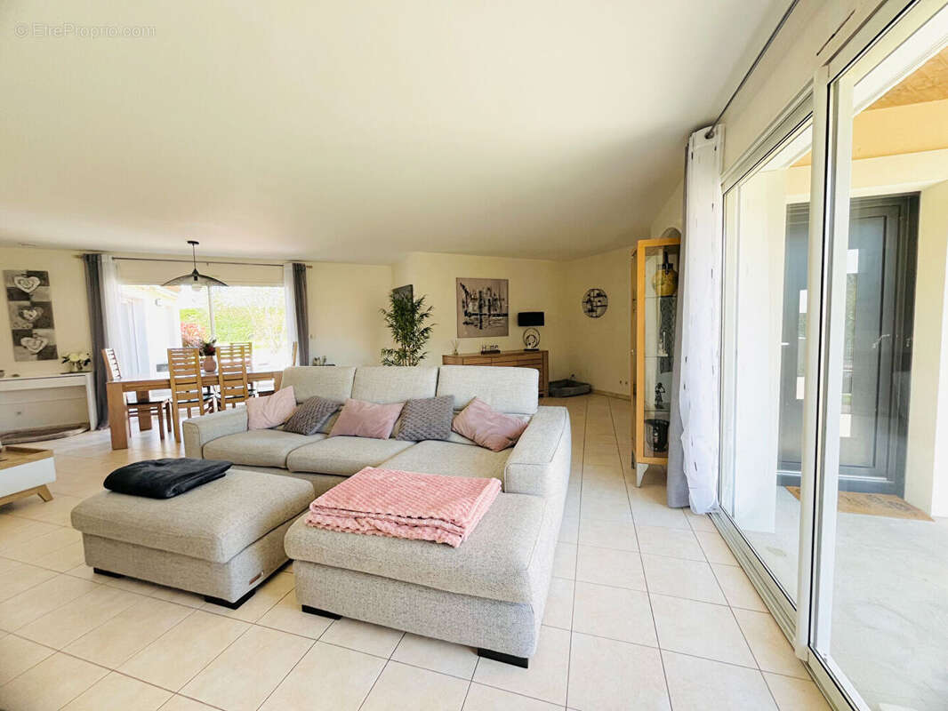 Maison à PUJOLS
