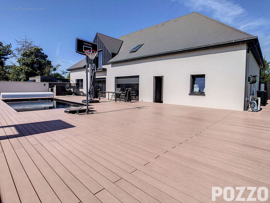 Maison récente de 276 m² à Coudeville Sur Mer (50290) - photo 15