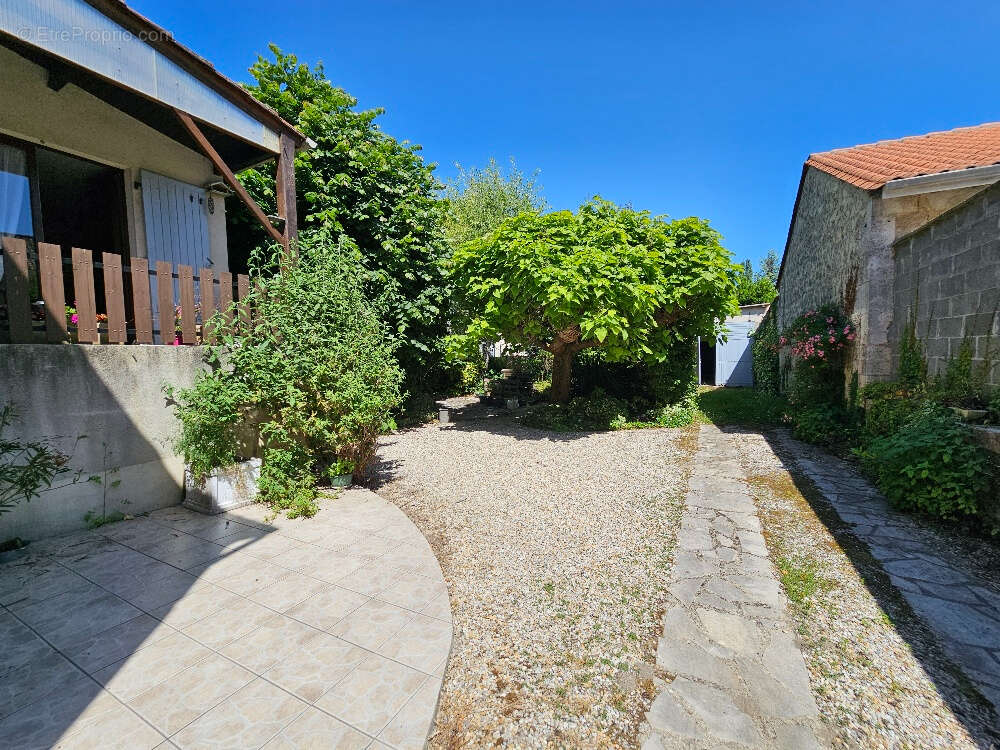 Maison à LA COURONNE