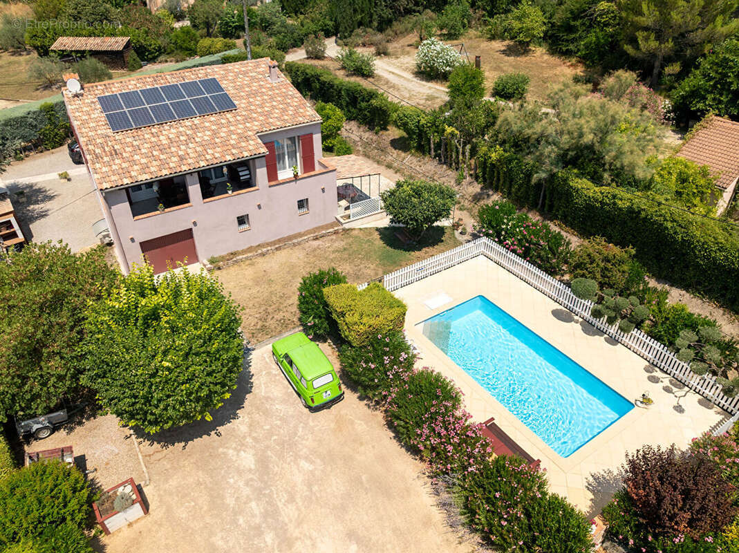 A VENDRE EN EXCLUSIVITE ! À  SAINT ANTONIN DU VAR Maison - 6 pièces 153 m2 sur un terrain de  1200 m2 avec piscine - photo 19