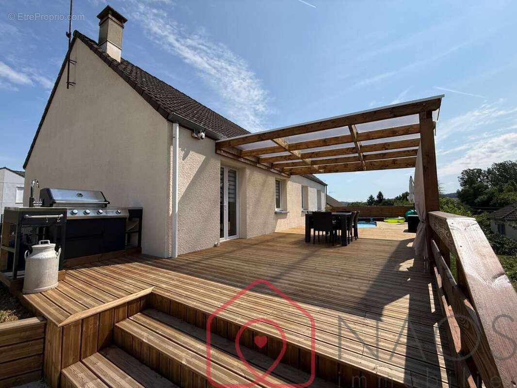 Maison familiale rénovée de 113 m²  Sous-sol complet  Terrasse 70 m2 piscine et cuisine d'été - photo 2