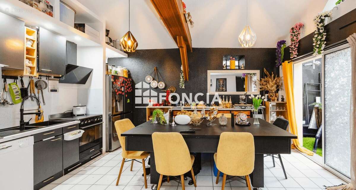 Maison à CHARTRES-DE-BRETAGNE