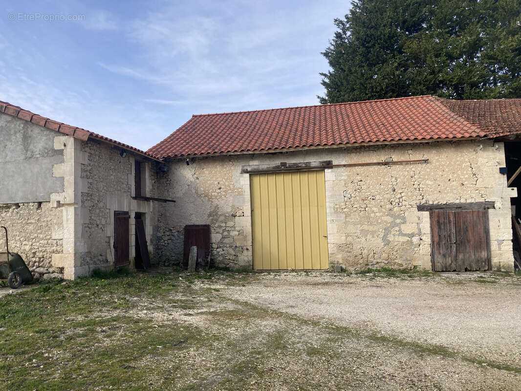 Propriété de 137m2 avec piscine - Dordogne - Périgueux - Grand-Brassac - Terrain 8800m2 - vue panoramique - 3 - photo 2