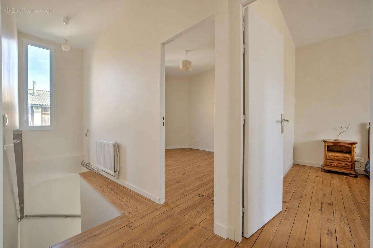 Maison 7 pièces 148 m² à Reignac avec jardin - photo 9