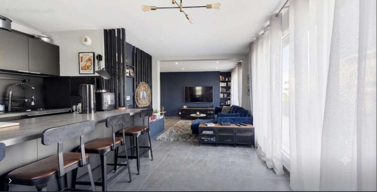 A vendre dernier étage avec climatisation et 50 m2 de terrasse - photo 15