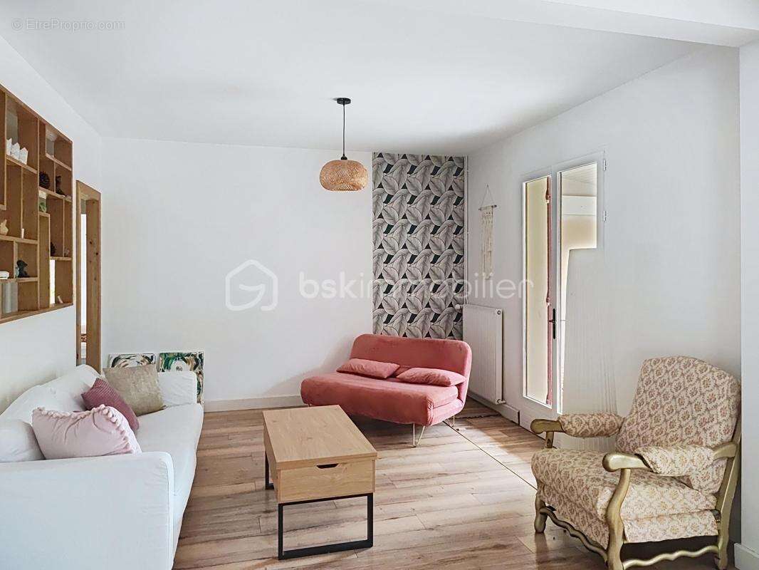Maison de plain-pied avec piscine et vue dégagée, au calme de la campagne - photo 4
