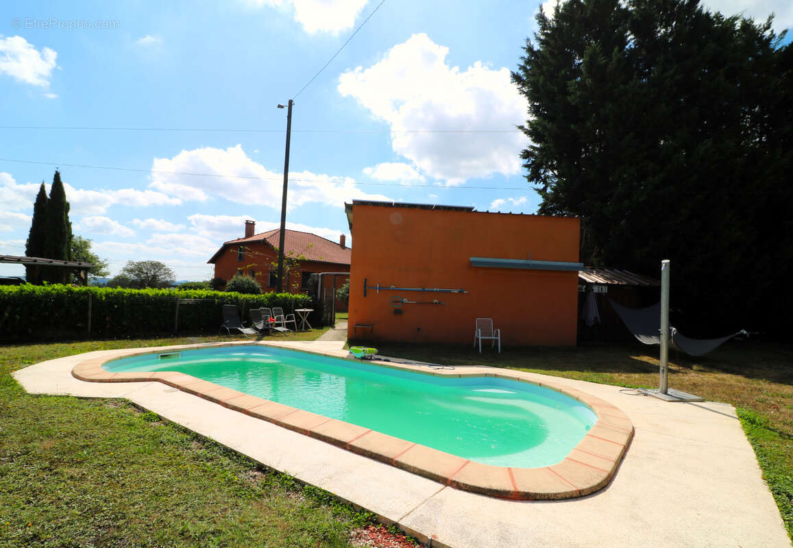 Maison à AURIGNAC