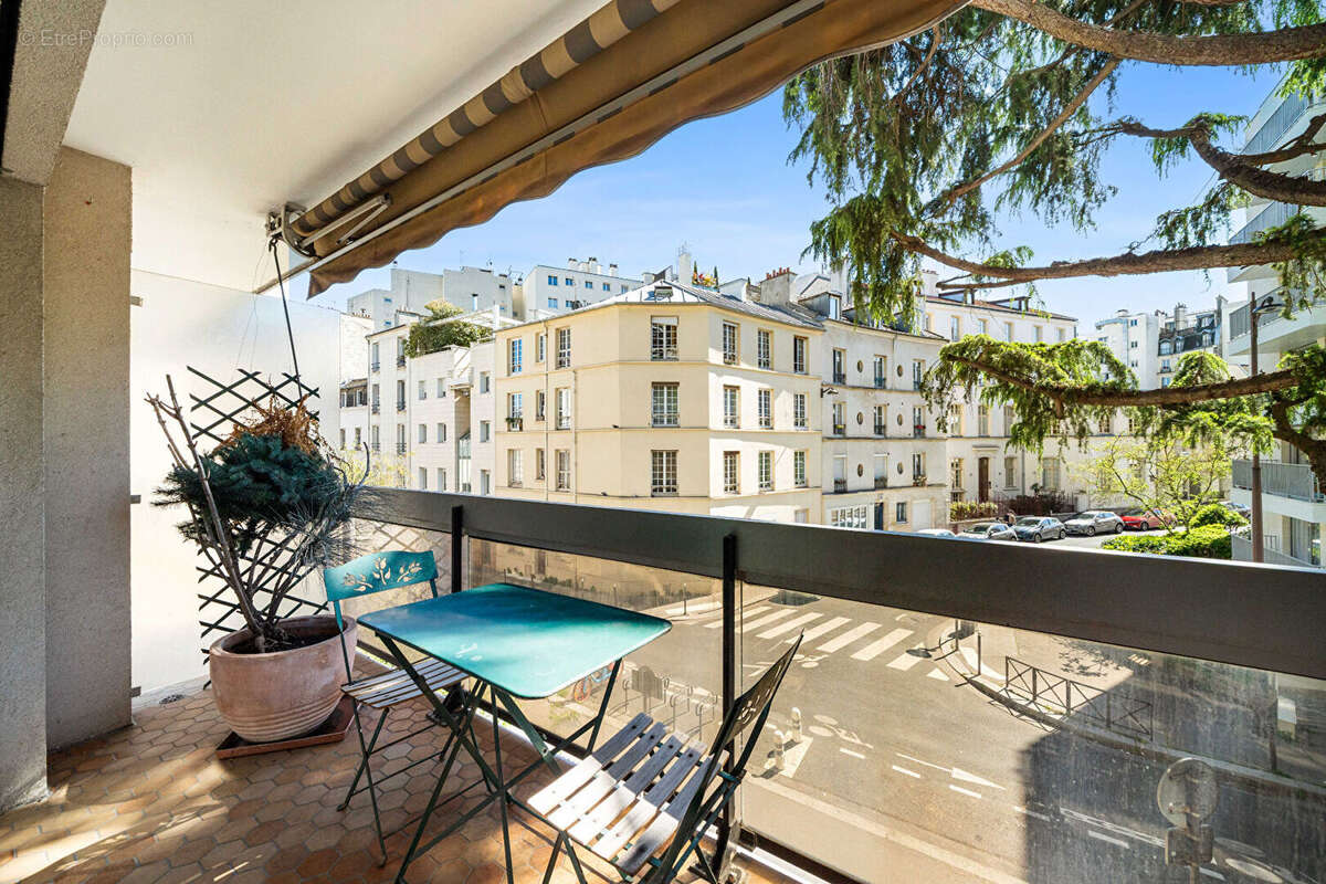 Appartement à PARIS-14E