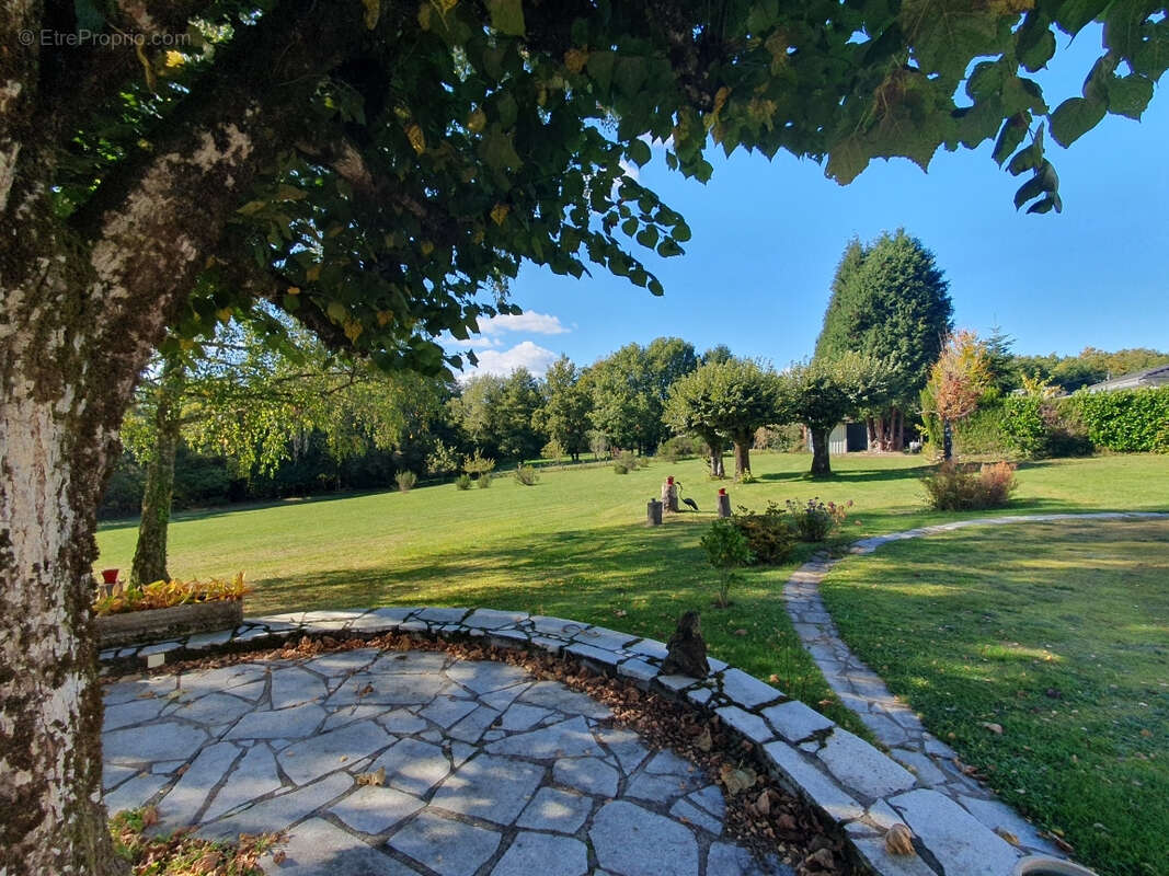 Maison à MARCILLAC-LA-CROISILLE