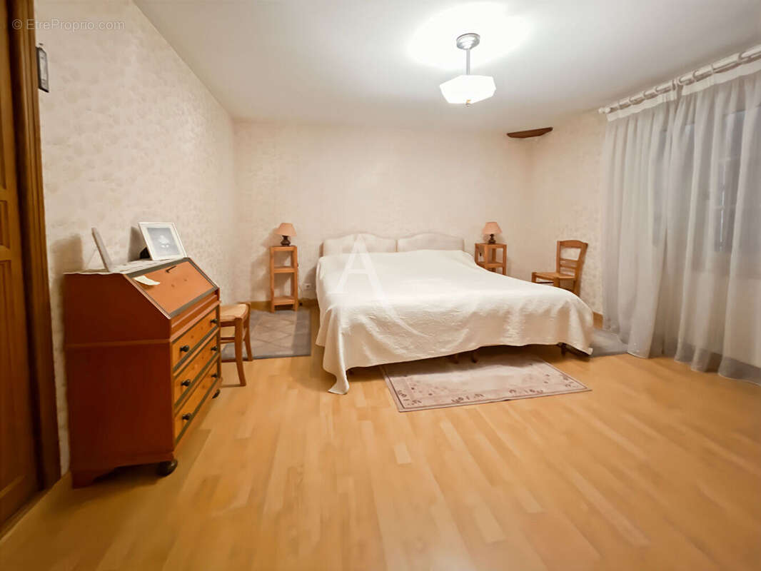 Maison à LE MESNIL-ESNARD