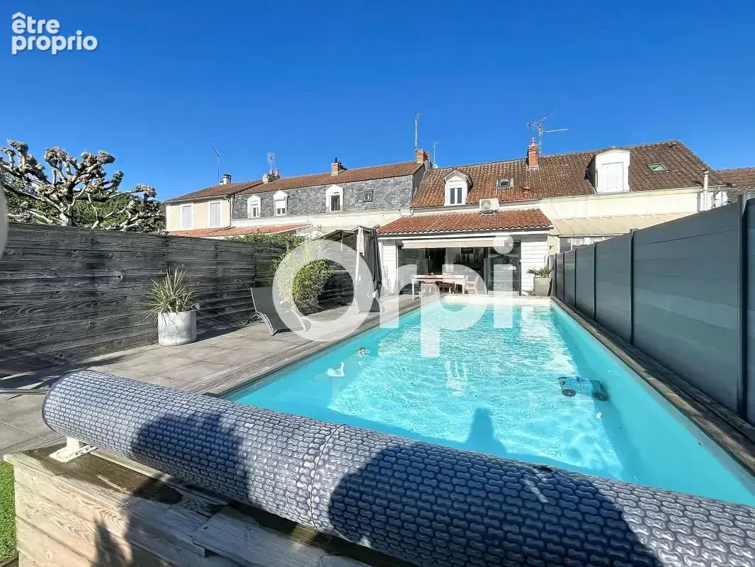 Achat maison Périgueux — Maison à vendre à Périgueux, Quartier Le Toulon : rénovée avec piscine, jardin et extension lumineuse - photo 10