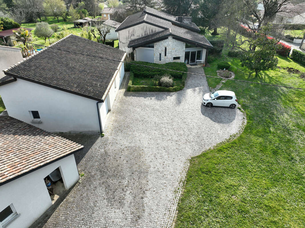 Maison à LAROQUE-TIMBAUT