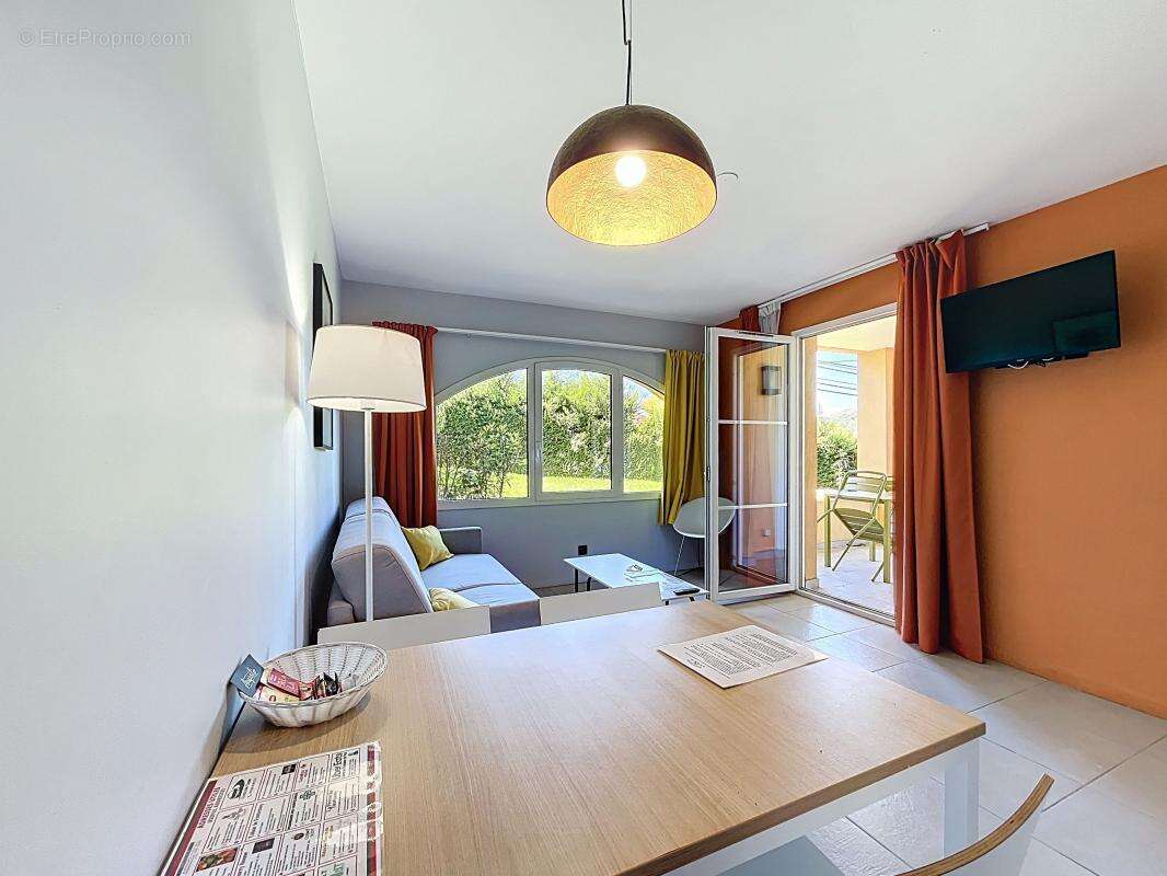Appartement à MOUGINS