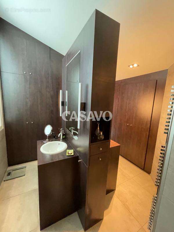 Appartement à LYON-8E