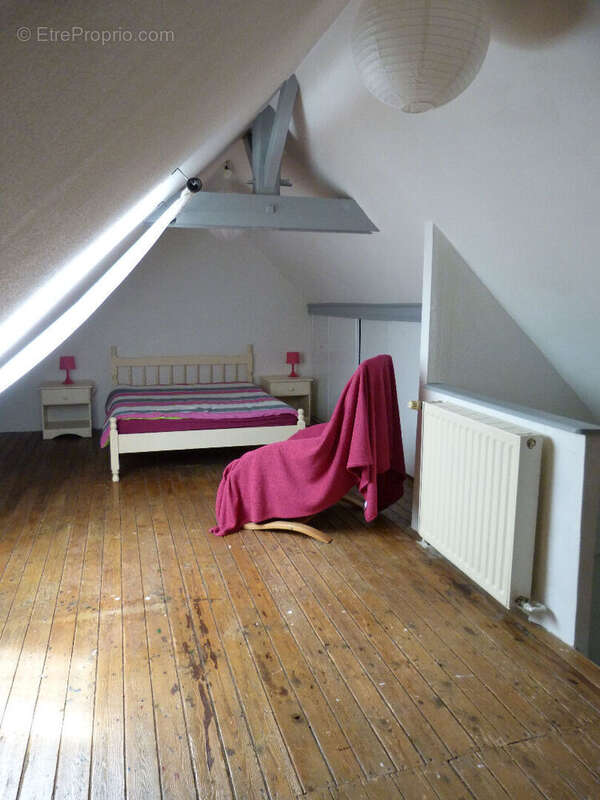 Maison à MONTIGNE-LE-BRILLANT