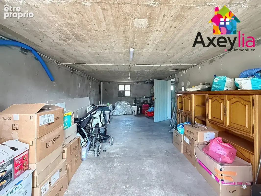 À vendre - pouilly-sous-charlieu - maison rénovée avec garage et terrain - photo 10