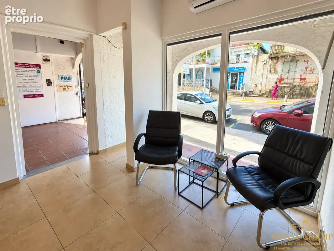 Murs commerciaux 90m2 avec double vitrine (10% rentabilite) - photo 2