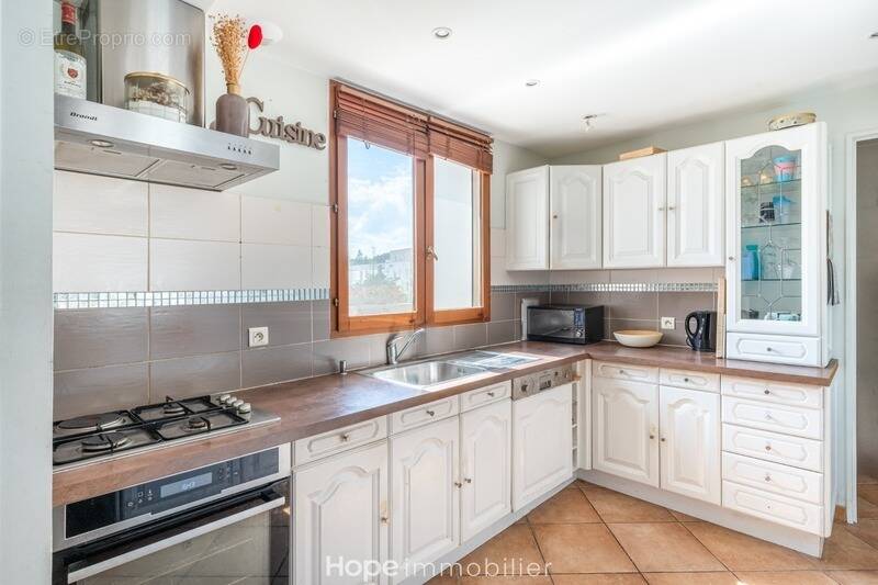 Appartement à PIERRE-BENITE