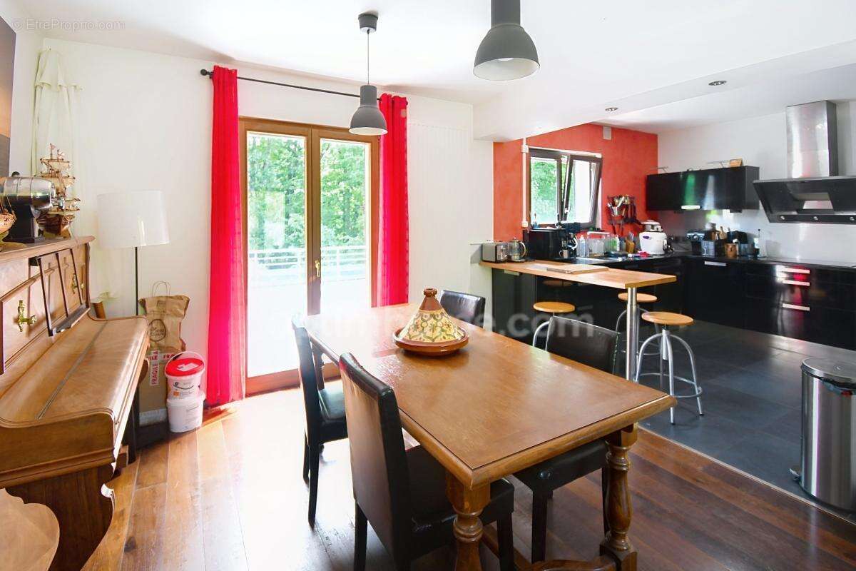 Cadre exceptionnel en lisière de forêt – Maison avec piscine à Pange - Terrain de 15 ares environ - photo 5