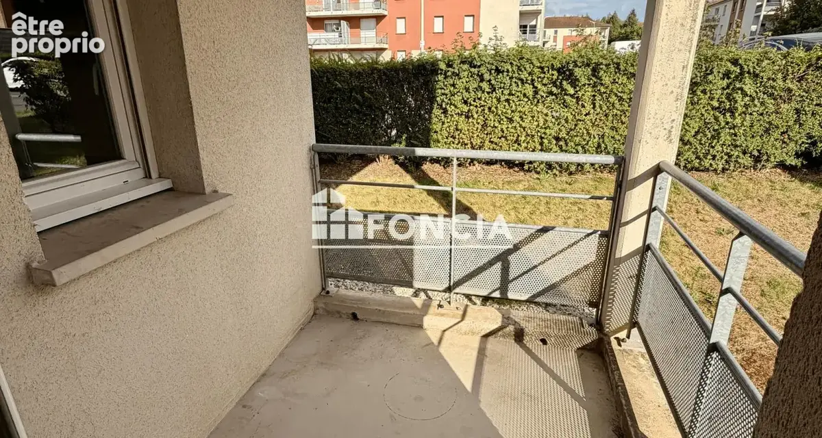 T3 en rez de jardin, avec terrasse et deux parkings - photo 11
