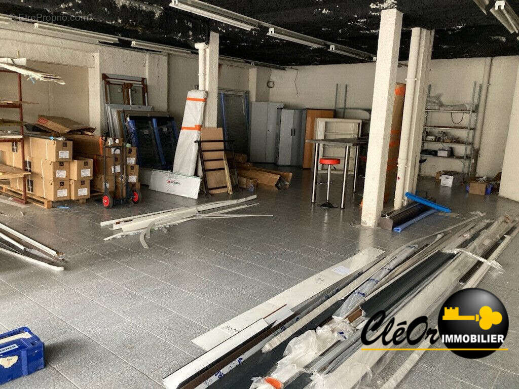 Commerce 123 m² à Montreal-La-Cluse  - photo 2