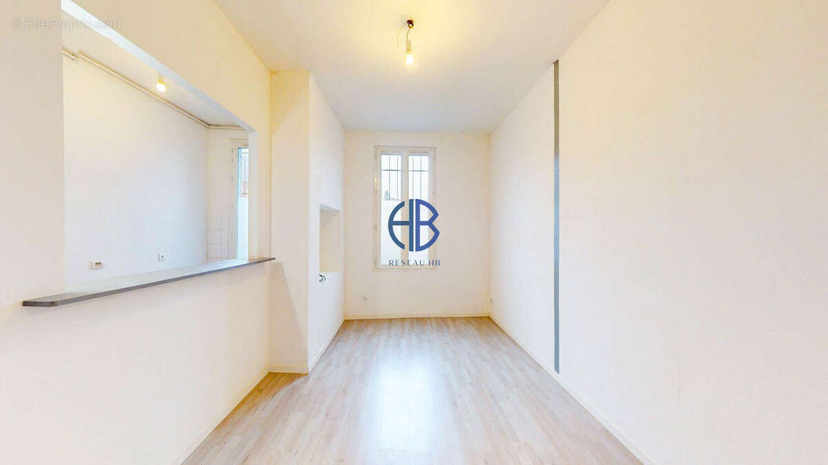 Appartement à AUBERVILLIERS