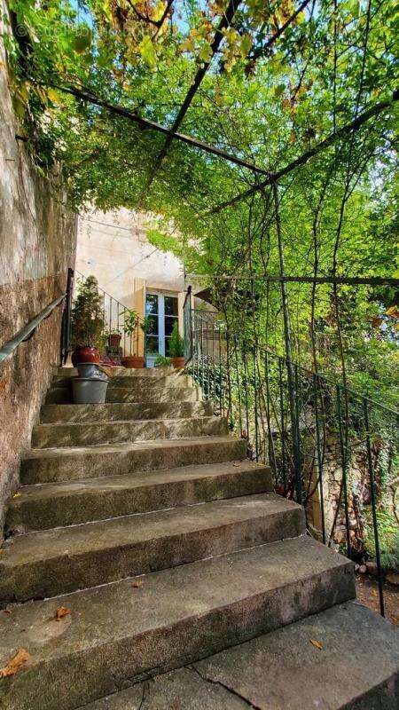 Maison à LA TOUR-SUR-ORB