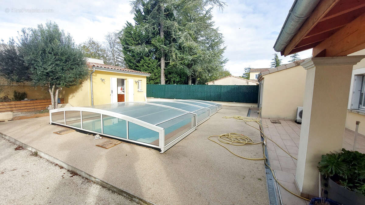 Maison à MONTELIMAR