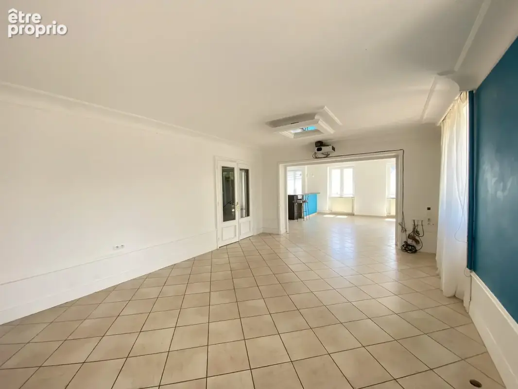 Maison 6 pièces 172 m² à vendre à Tarare (69170) - photo 2