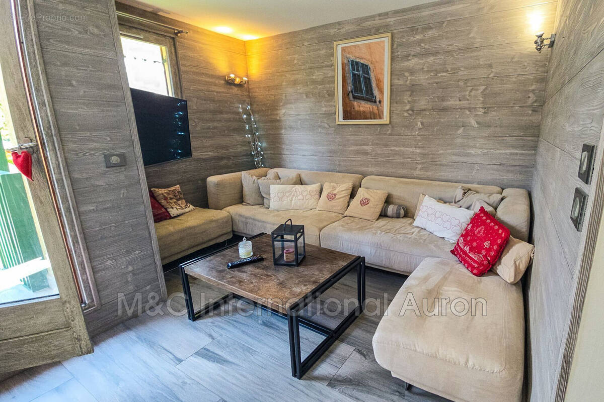 Appartement à SAINT-ETIENNE-DE-TINEE