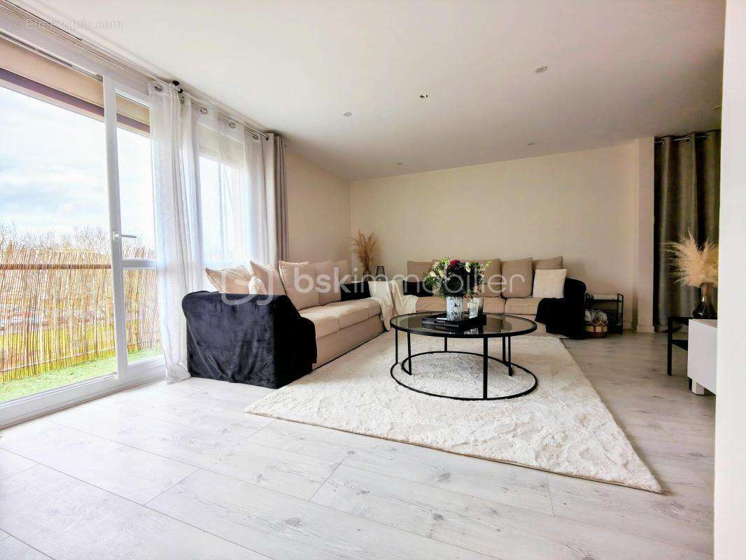 Appartement à PLAISIR