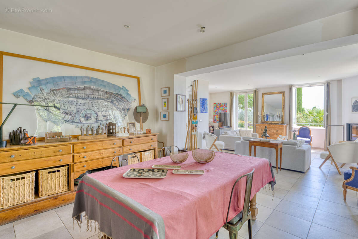 Propriété 10 pièces - 6 chambres avec vue panoramique et piscine à débordement - photo 7