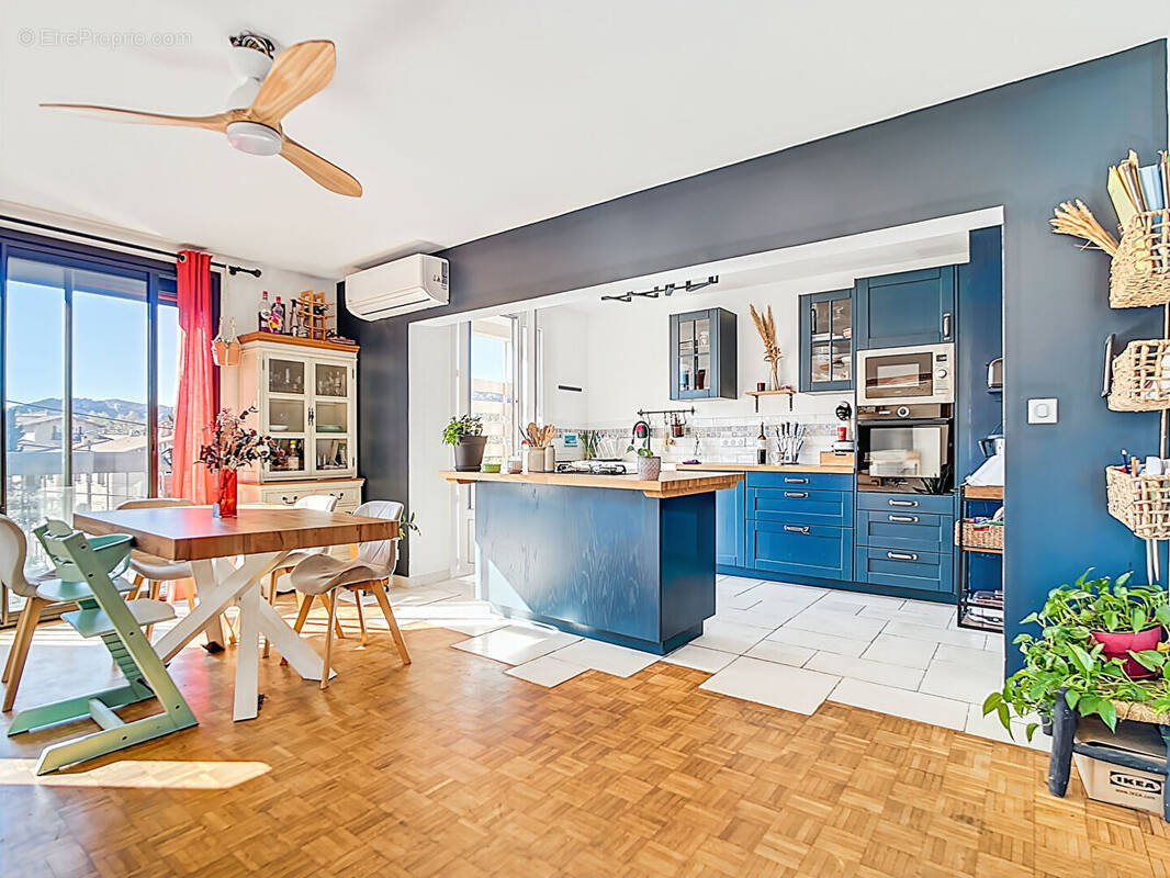 Appartement à MARSEILLE-9E