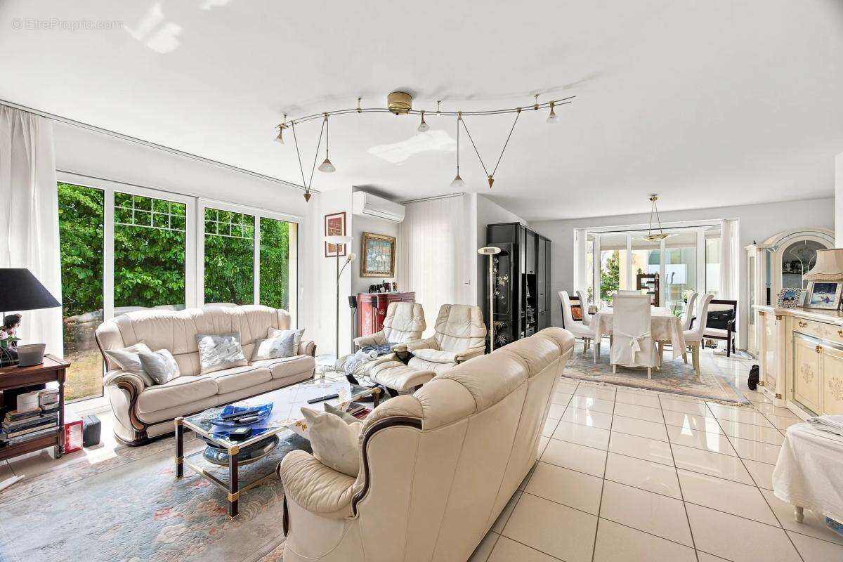 Villa d’architecte - 240 m² - piscine intérieure - - photo 2