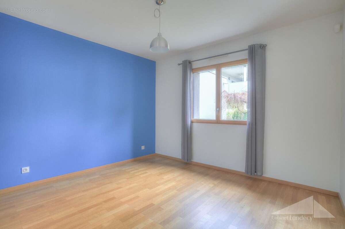 Appartement à PREVESSIN-MOENS