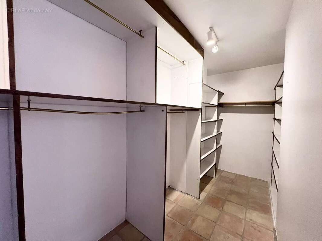 Appartement à COGOLIN