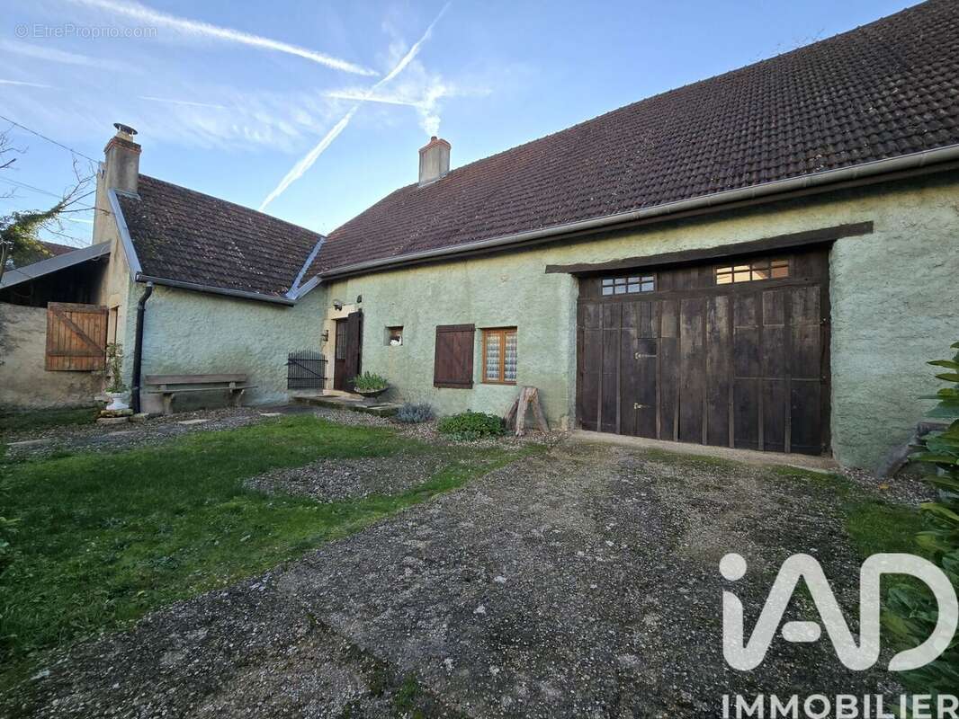 Photo 2 - Maison à ESSERTENNE-ET-CECEY