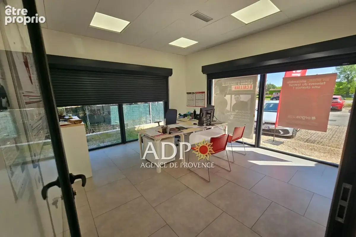 Commerce 125 m² à vendre à Callian (83440) - photo 2