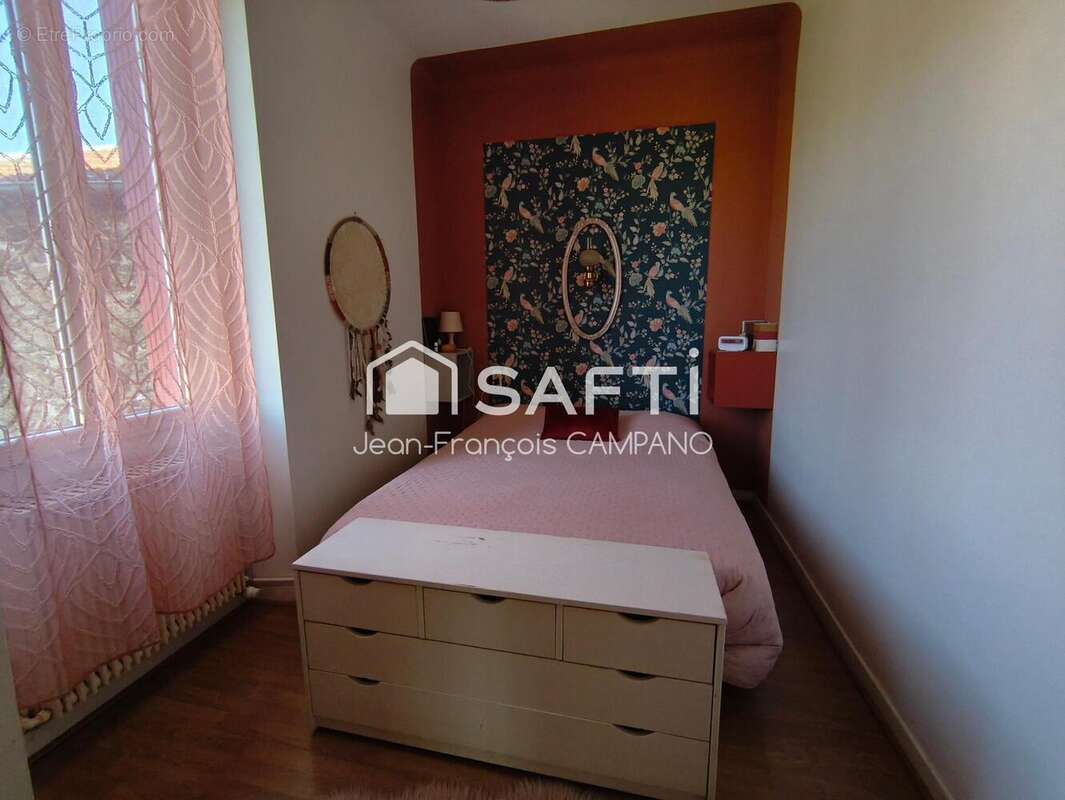 Photo 5 - Appartement à LIVINHAC-LE-HAUT