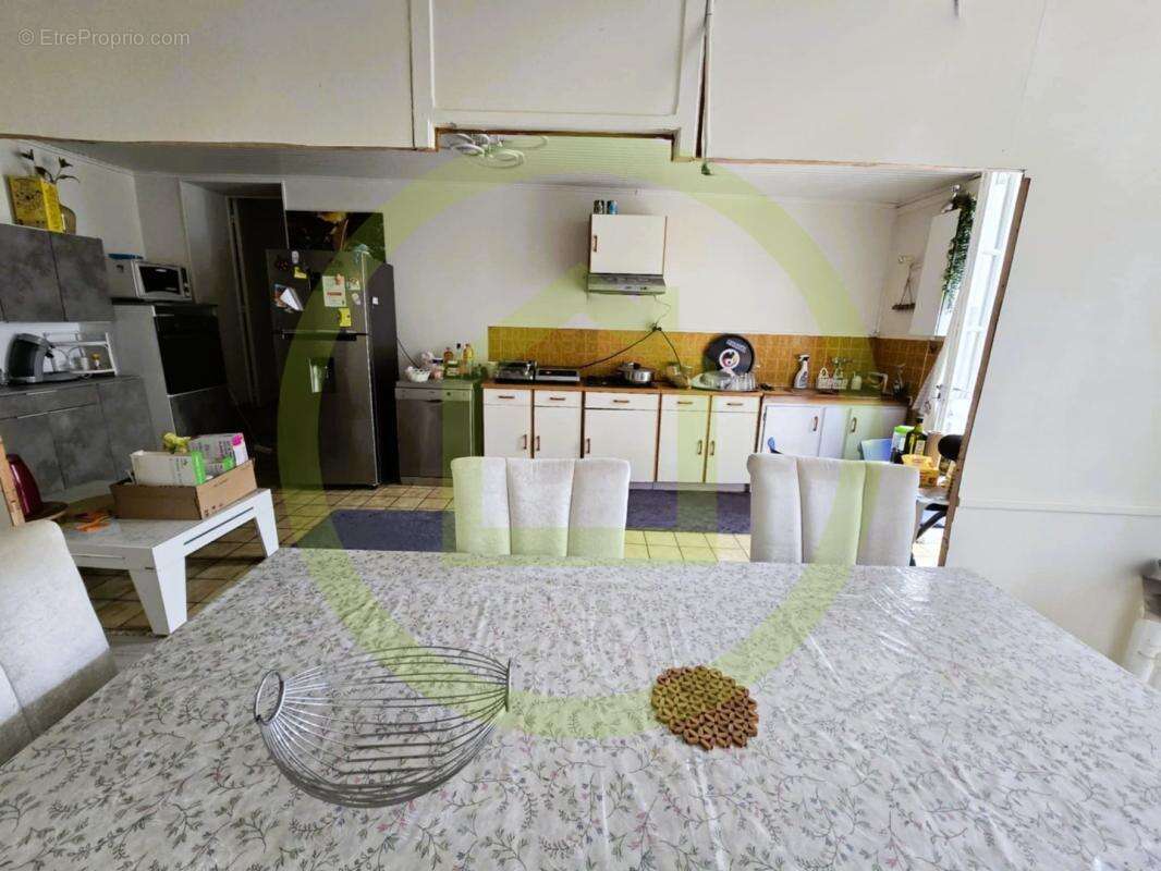 Maison à SAINT-BONNET-SUR-GIRONDE