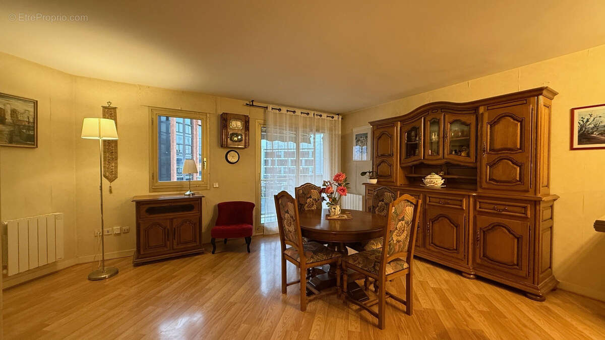 Appartement à LEVALLOIS-PERRET