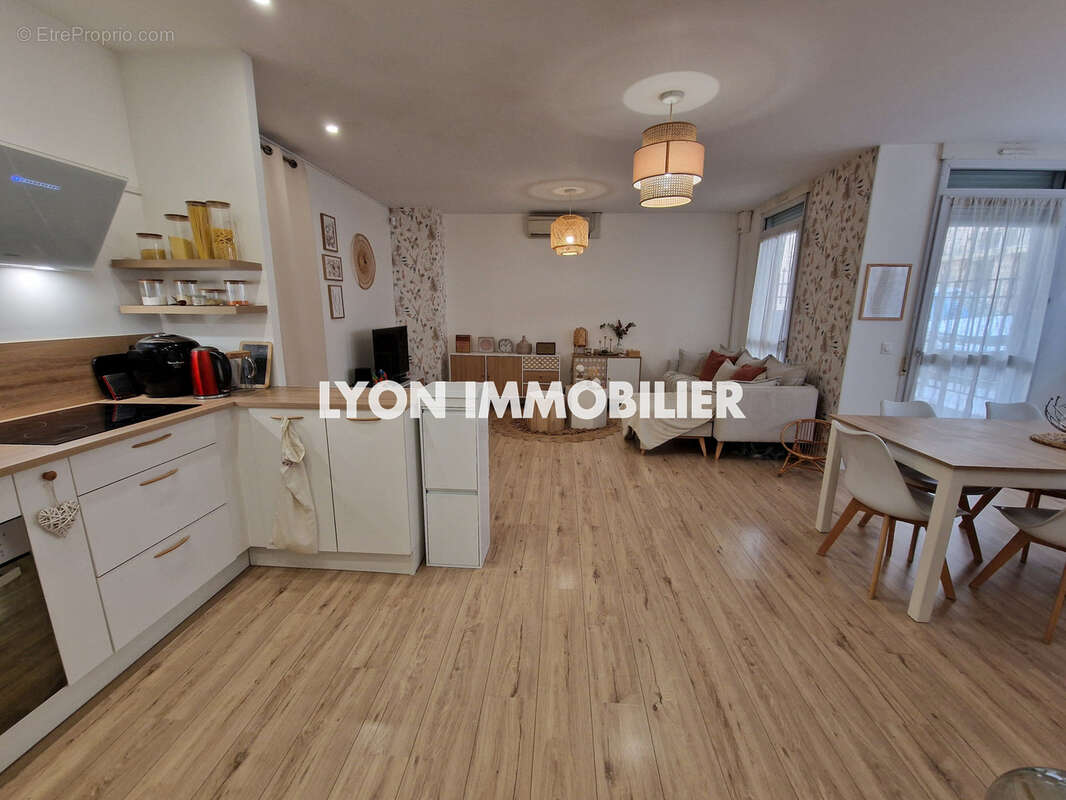 Appartement à LYON-8E