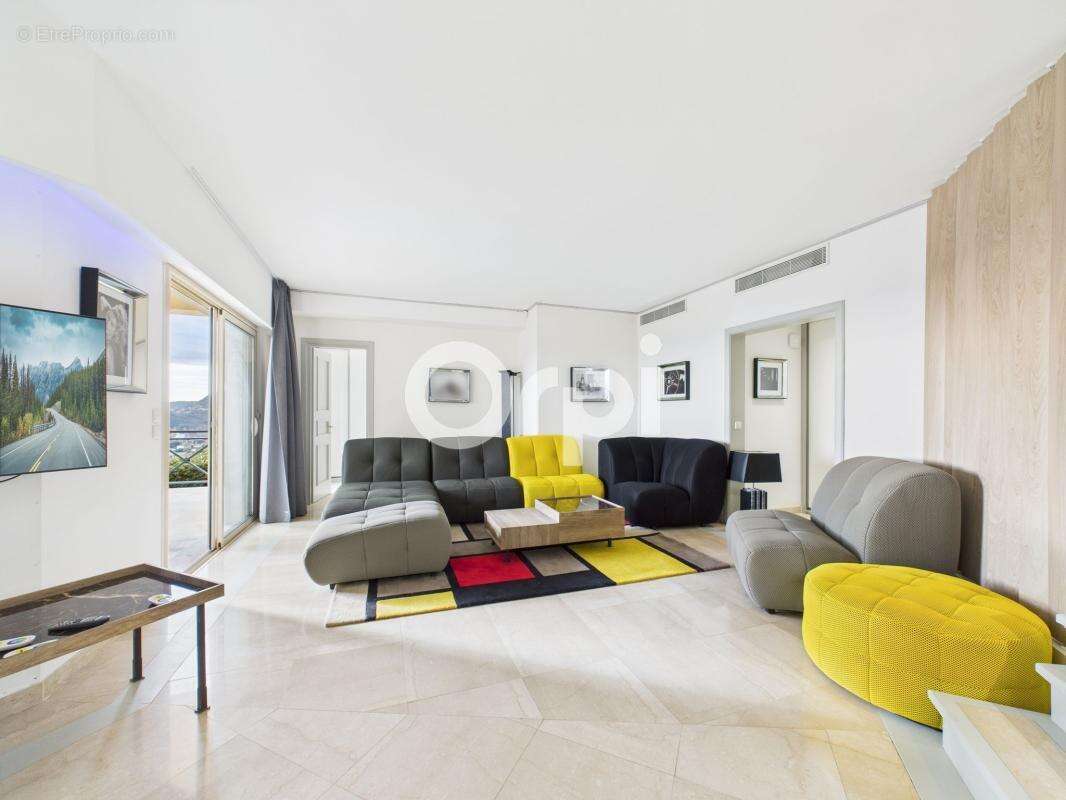 Maison à MANDELIEU-LA-NAPOULE