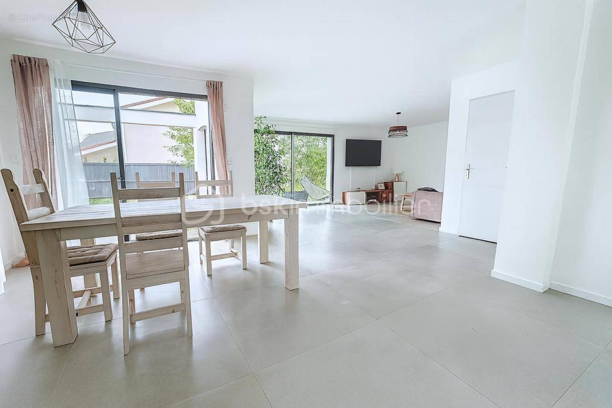 Maison à FONTANIL-CORNILLON