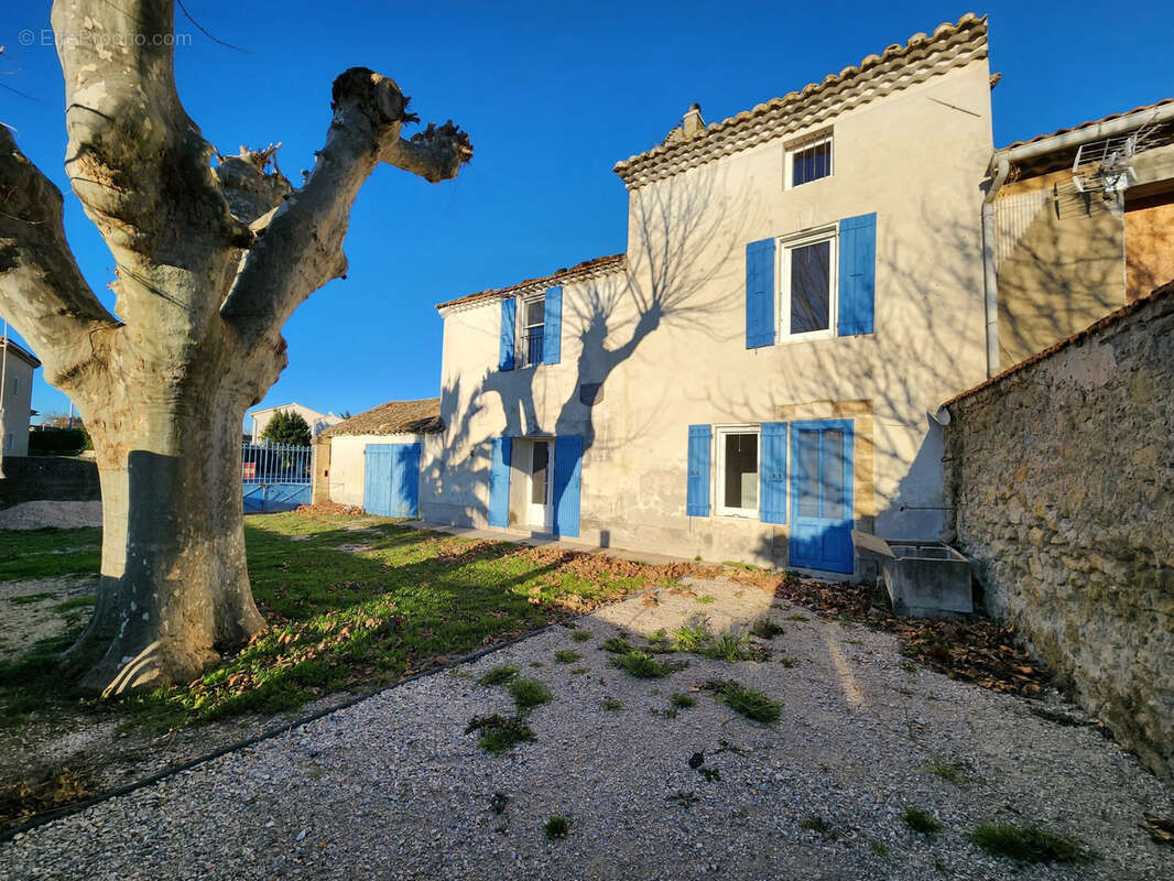Maison à CAMARET-SUR-AIGUES