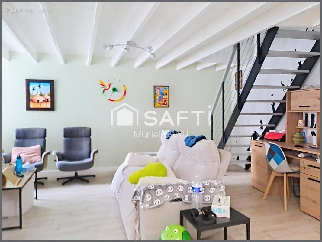 Photo 1 - Maison à SURGERES