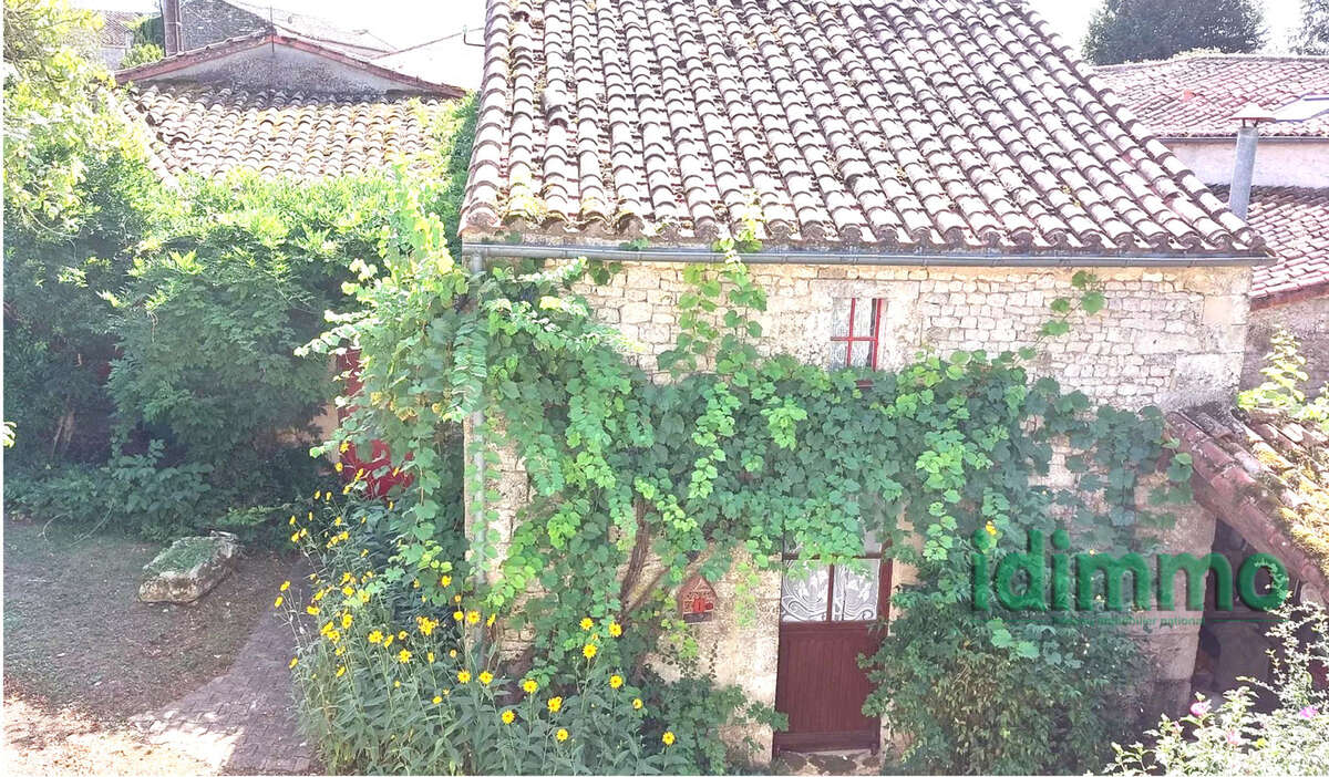 Vous aimez les vieilles pierres,la campagne..ensemble immobilier de 190 m2 avec 2 maisons sur un beau parc arb - photo 4