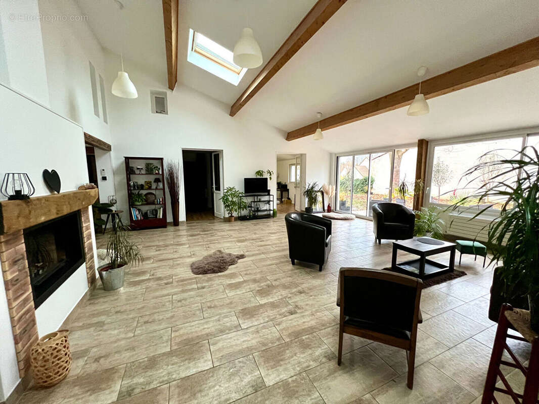 Maison à SAINT-ARNOULT-EN-YVELINES